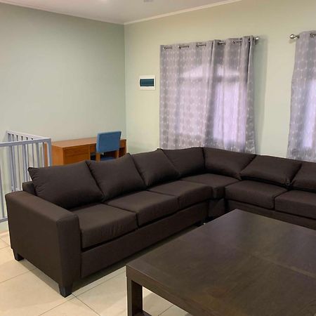 Alec'S Hotel Απία Εξωτερικό φωτογραφία