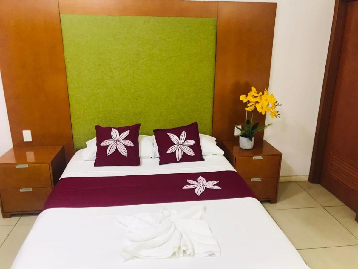 Alec'S Hotel Απία Εξωτερικό φωτογραφία