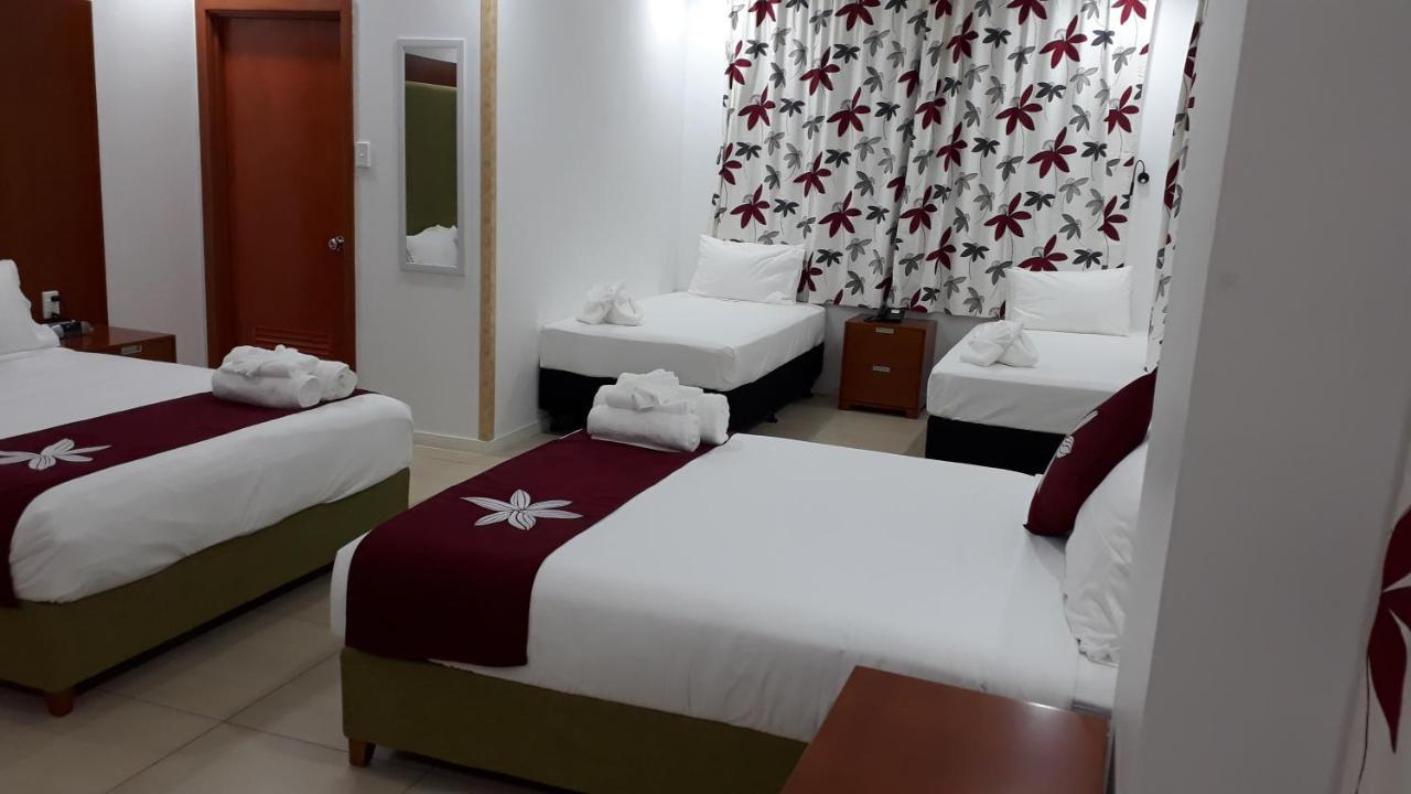 Alec'S Hotel Απία Εξωτερικό φωτογραφία