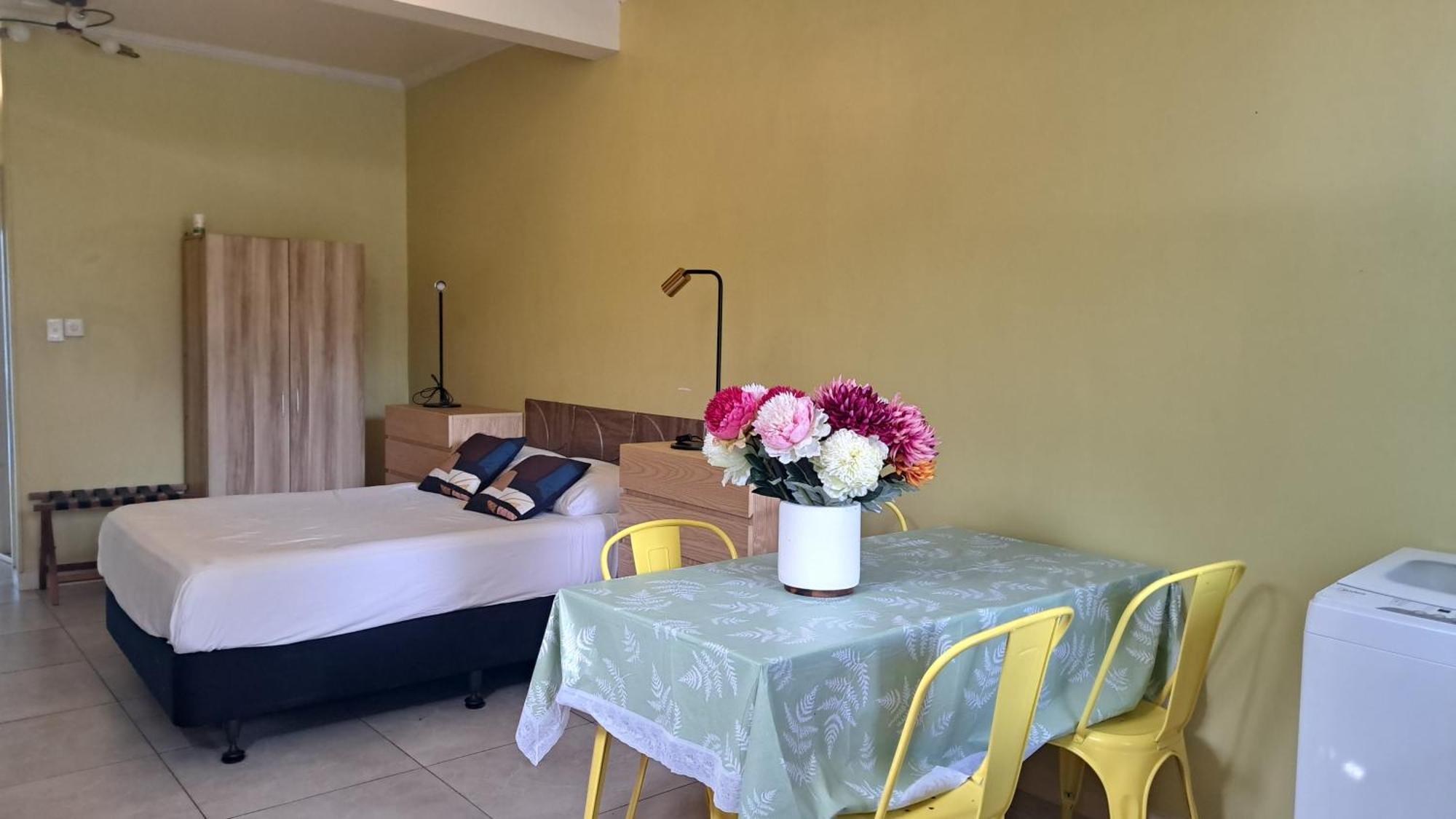 Alec'S Hotel Απία Εξωτερικό φωτογραφία
