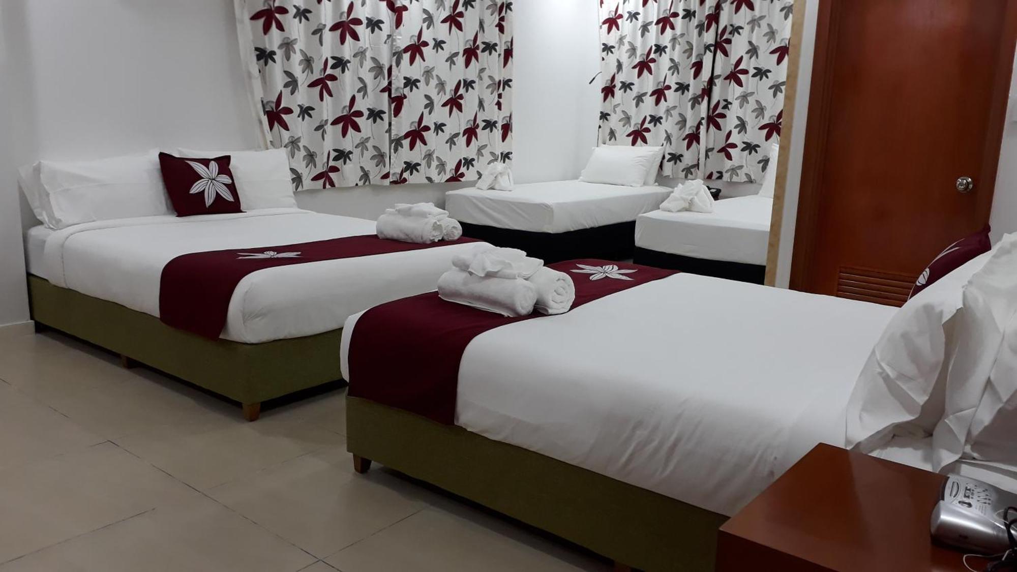 Alec'S Hotel Απία Εξωτερικό φωτογραφία