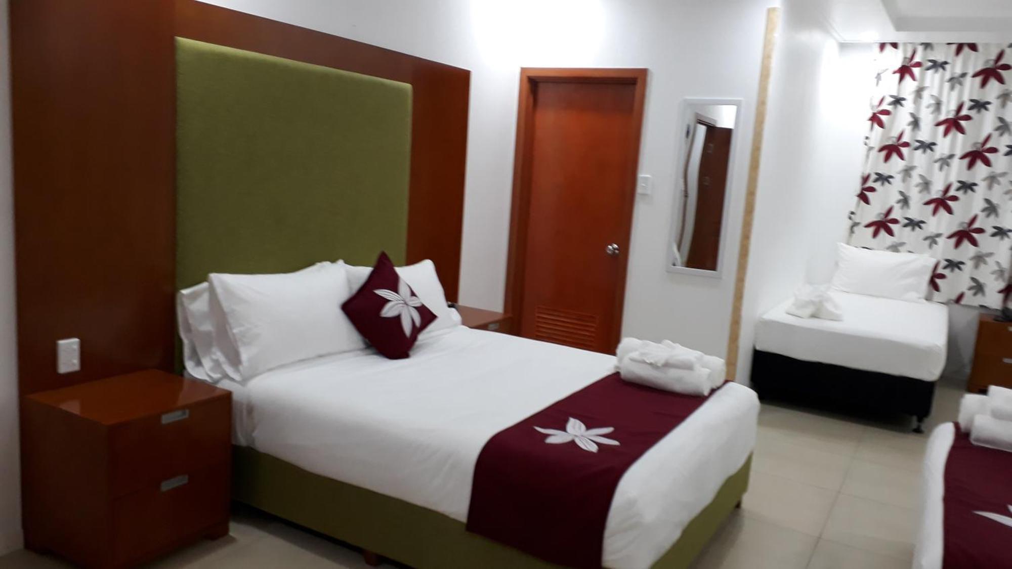 Alec'S Hotel Απία Εξωτερικό φωτογραφία